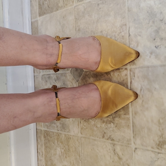 Authentic Manolo Blahnik Satin Heels 👠 - Picture 13 of 16